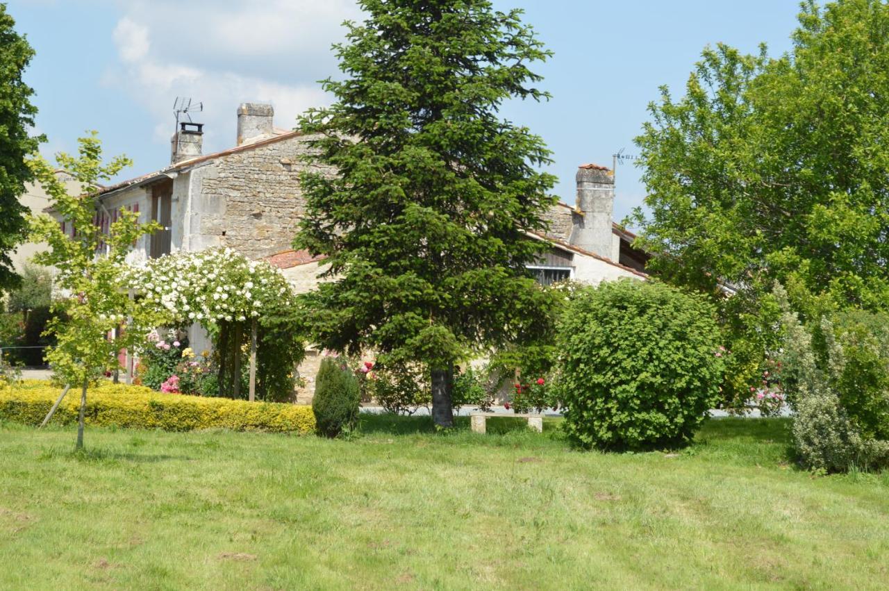 La Pastorale Acomodação com café da manhã Beurlay Exterior foto